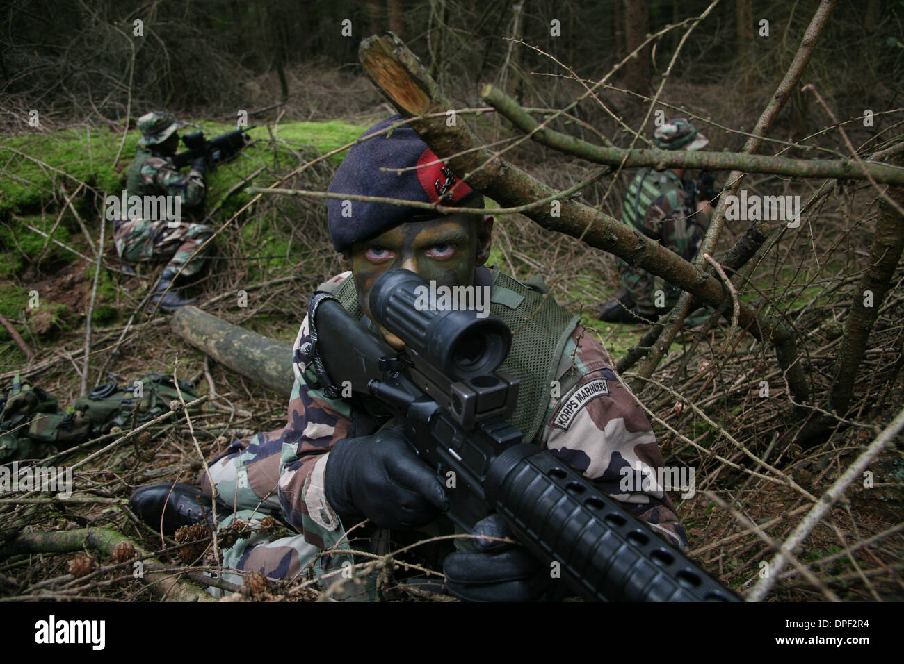 Esercito olandese sta eseguendo un trapano in Olanda Foto Stock