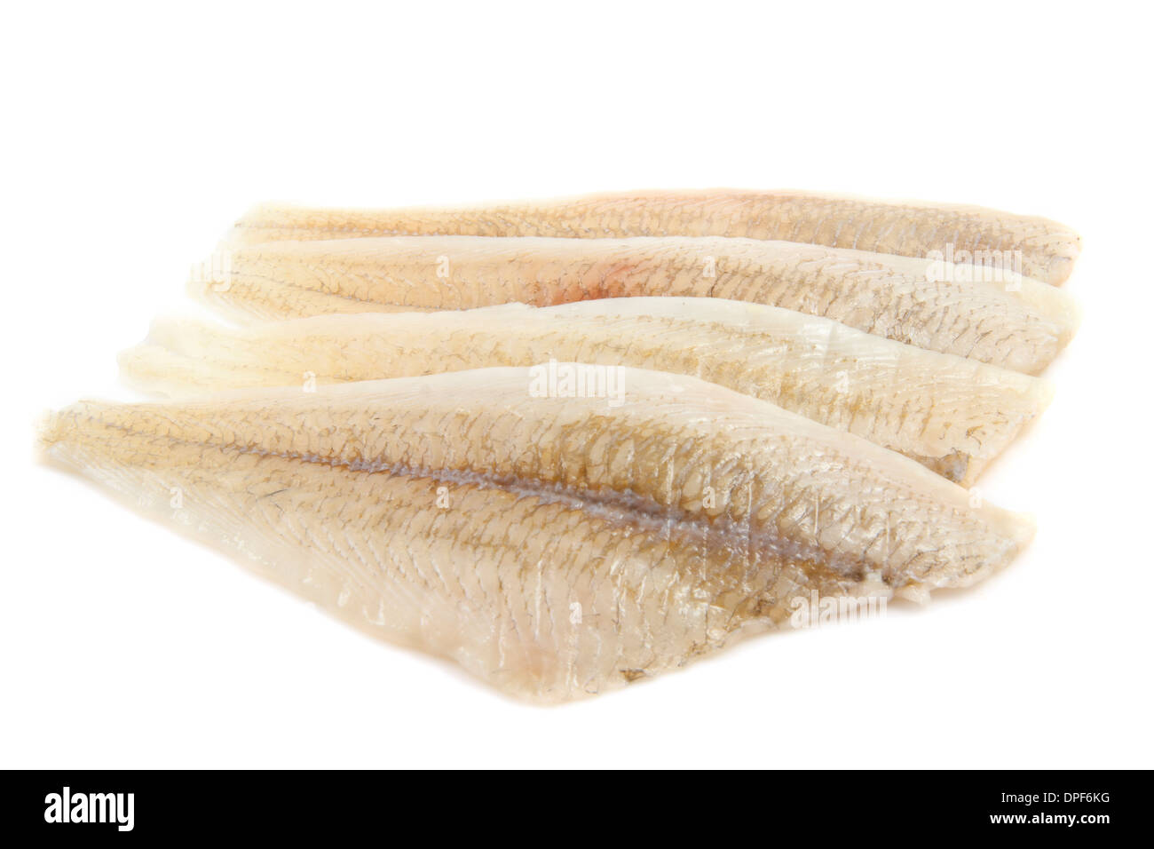 Crudo fresco filetto di pesce isolato su bianco Foto Stock