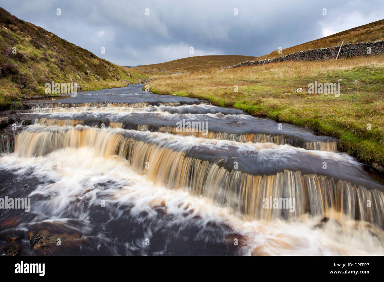 Cascata a Hull in pentola Beck, Horton in Ribblesdale, Yorkshire Dales, nello Yorkshire, Inghilterra, Regno Unito, Europa Foto Stock