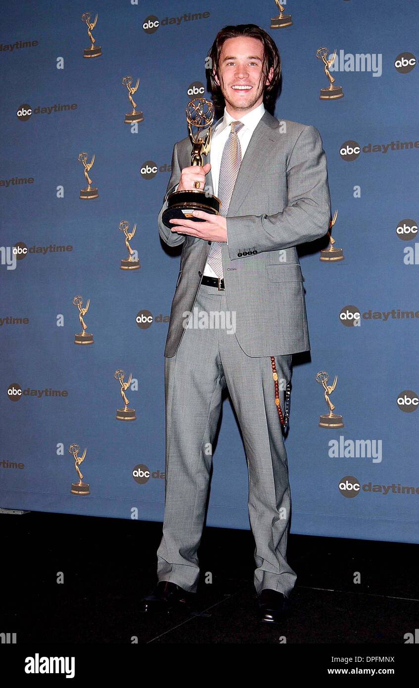 Apr. 28, 2006 - Hollywood, California, Stati Uniti - TOM PELPHREY.K47682EG.IL 33RD diurno annuale Emmy Awards - .PRESSROOM - KODAK Theatre, Hollywood, California. .04-28-2006. - 2006.(Immagine di credito: © Ed Geller/Globe foto/ZUMAPRESS.com) Foto Stock