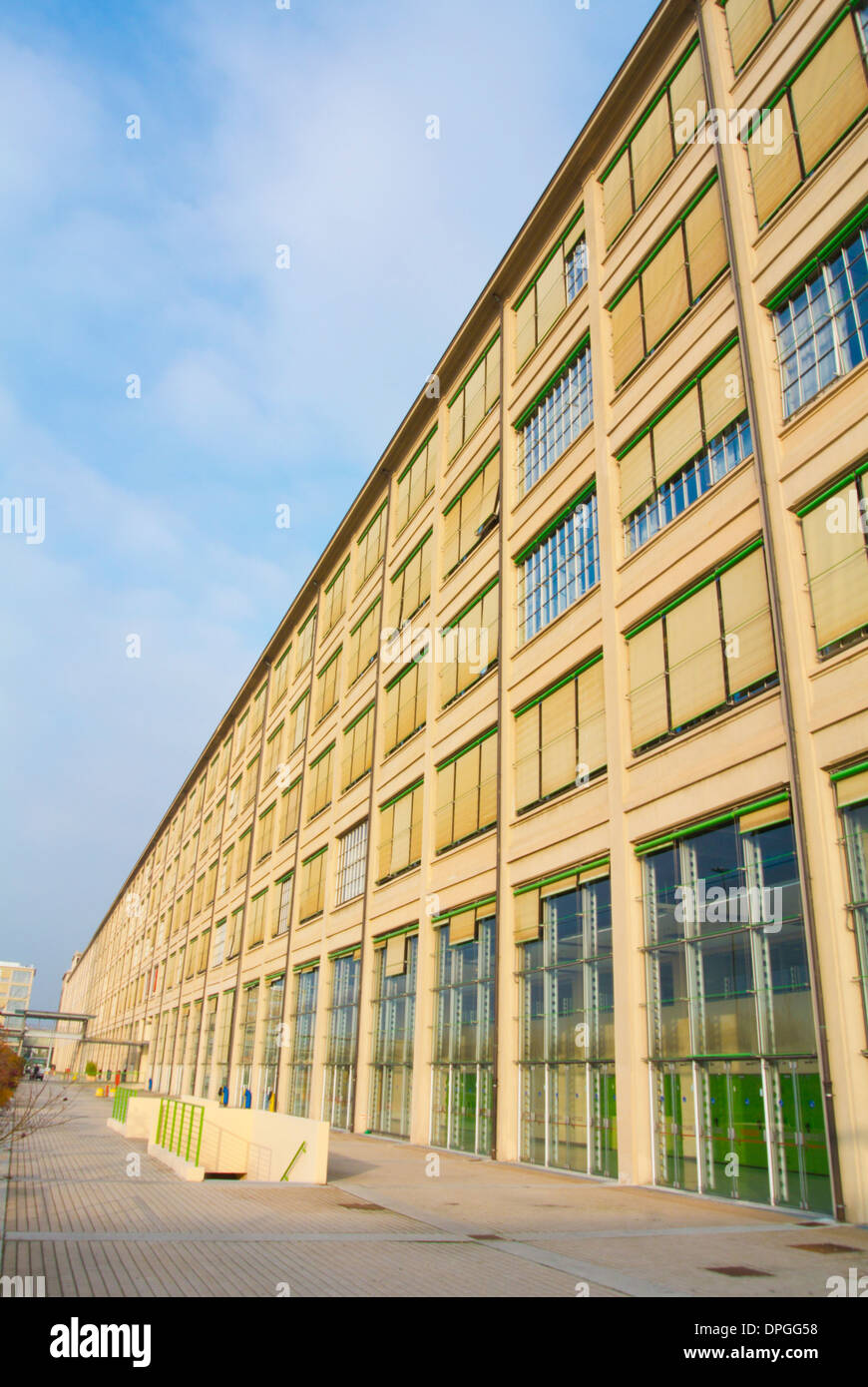 Centro Lingotto nella ex fabbrica Fiat edifici ridisegnata da Renzo Piano nel Lingotto Torino Piemonte Italia Foto Stock