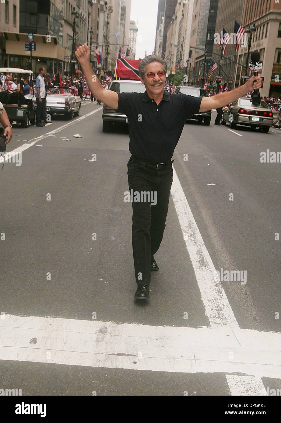 Giugno 9, 2006 - New York New York, Stati Uniti - La 50TH Annuale di Puerto Rican DAY PARADE.Fifth Avenue 06-10-2007. 2007.Geraldo Rivera.K53413RM.(Immagine di credito: © Rick Mackler/Globe foto/ZUMAPRESS.com) Foto Stock