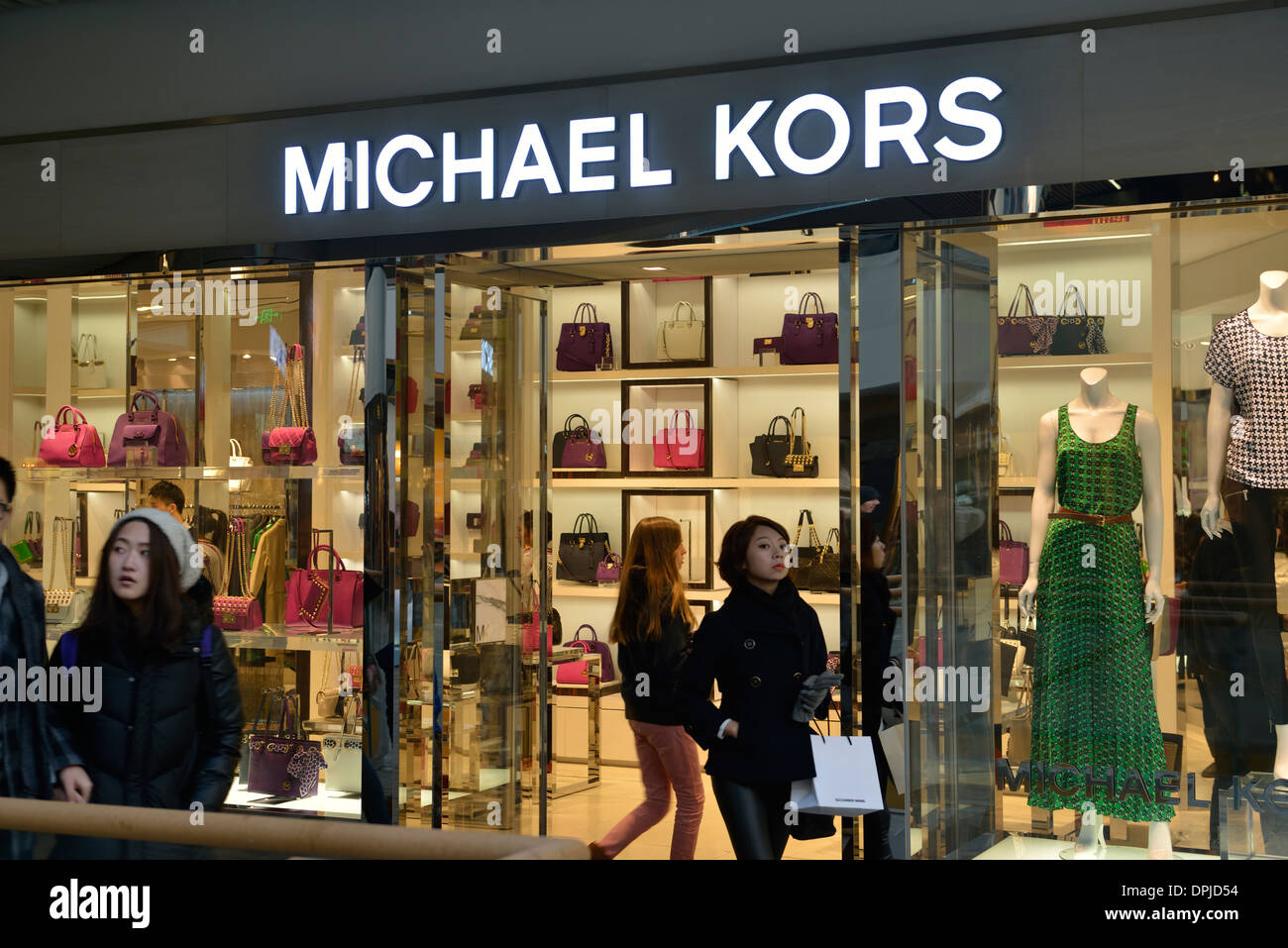 Un albergo di nuova apertura di Michael Kors in store Sanlitun, Pechino, Cina. 11-Gen-2014 Foto Stock