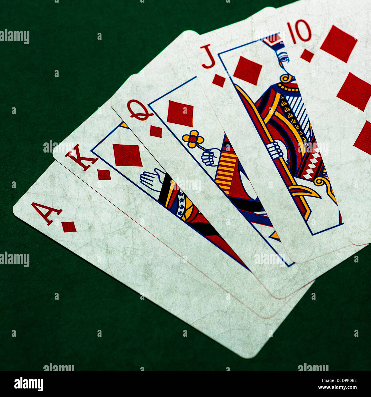 Mani di Poker - Royal Flush 3. Vista ingrandita di cinque carte da gioco formando il poker royal flush mano. Foto Stock