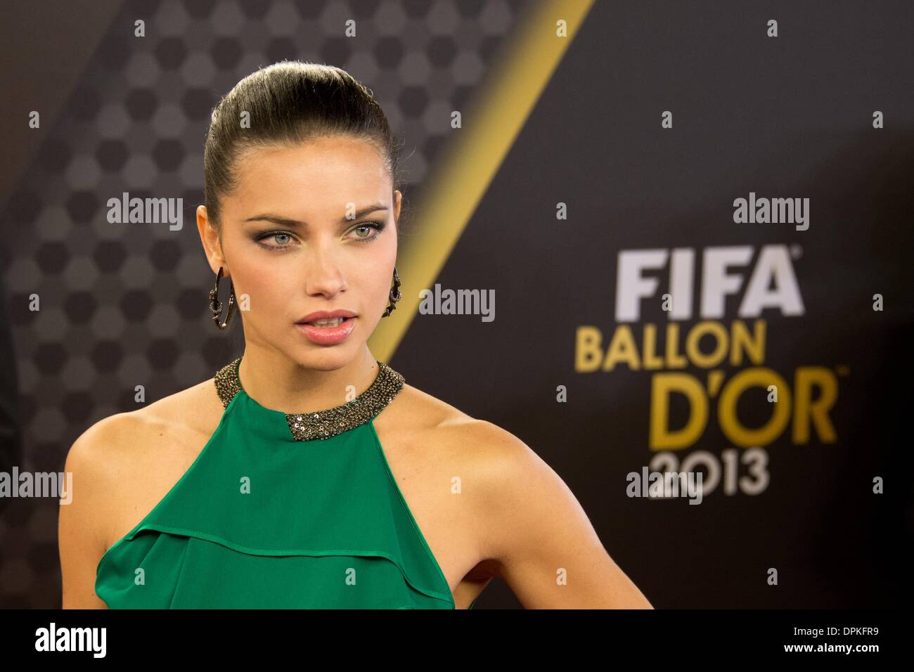 Zurigo, Svizzera. Xiii gen, 2014. Adriana Lima Calcio : FIFA ballon d'Or 2013 Gala presso Kongresshaus di Zurigo, in Svizzera . Credito: Enrico Calderoni AFLO/sport/Alamy Live News Foto Stock