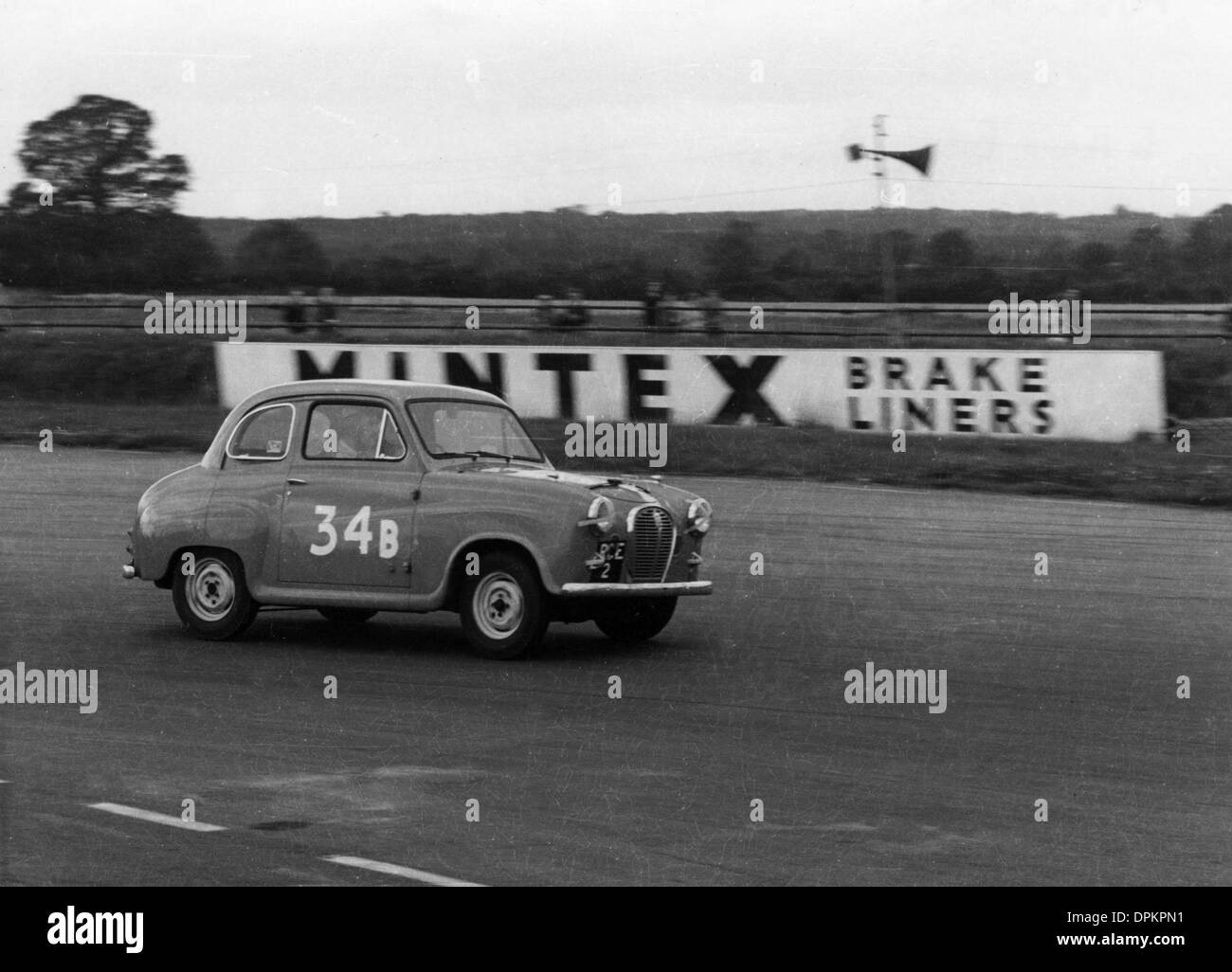 Austin A35 750MC 6 relè ora di gara Silverstone 17.8.57. Foto Stock