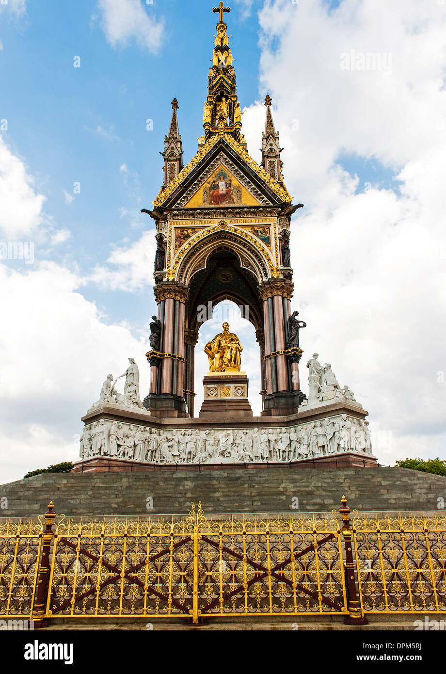 Albert Memorial, Queen Victoria memorial a suo marito Albert Prezzo a Kensington, Londra. Foto Stock