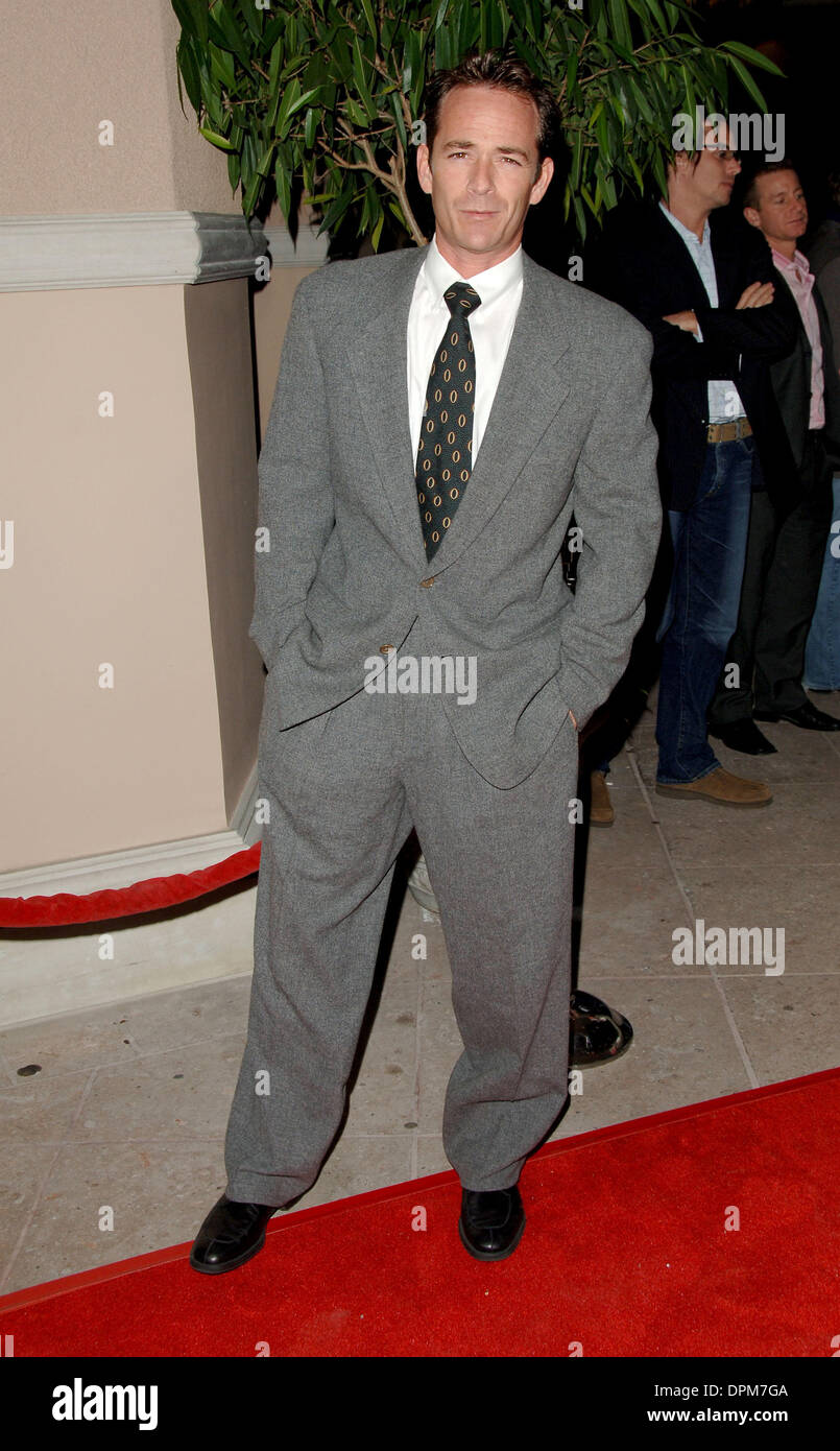 Il 25 gennaio, 2006 - Pasadena, CALIFORNIA, STATI UNITI D'AMERICA - K46366FB.NBC TCA invernale partito, arrivi al RITZ CARLTON.HOTEL Pasadena, CA..1/22/2006. FITZROY BARRETT / 2006.LUKE PERRY(Immagine di credito: © Globo foto/ZUMAPRESS.com) Foto Stock