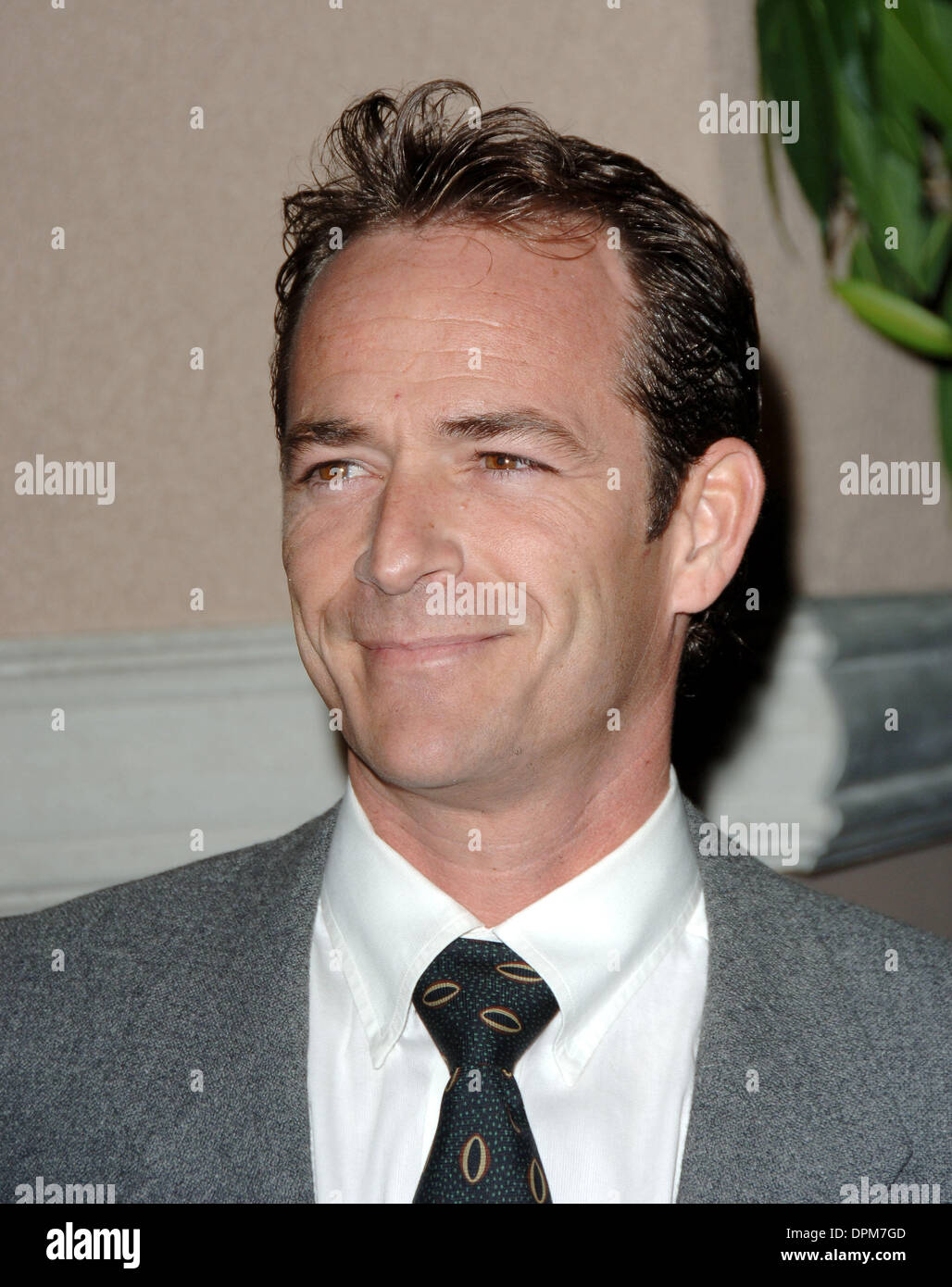 Il 25 gennaio, 2006 - Pasadena, CALIFORNIA, STATI UNITI D'AMERICA - K46366FB.NBC TCA invernale partito, arrivi al RITZ CARLTON.HOTEL Pasadena, CA..1/22/2006. FITZROY BARRETT / 2006.LUKE PERRY(Immagine di credito: © Globo foto/ZUMAPRESS.com) Foto Stock