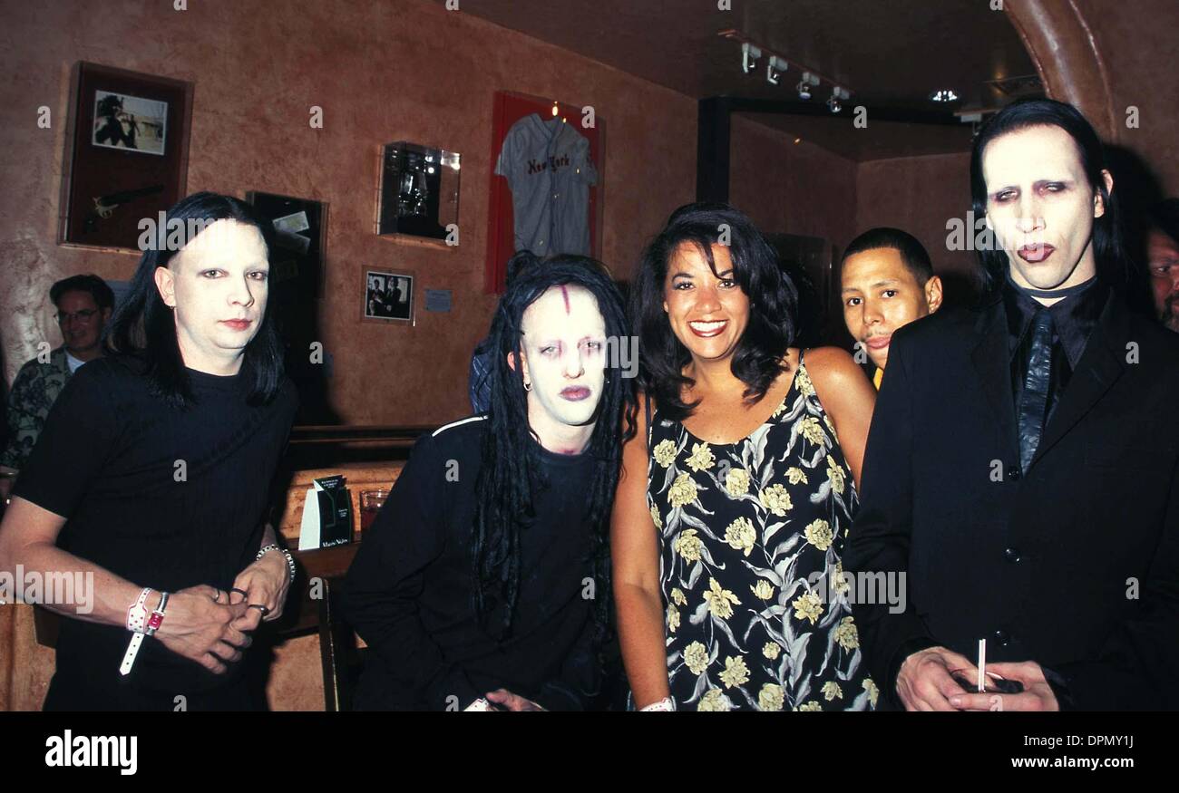 Febbraio 22, 2006 - K15382KJ.PALANET TANGERUAY Hollywood Party. KELLY GIORDANIA- Marilyn Manson.06-28 del 1997(Immagine di credito: © Globo foto/ZUMAPRESS.com) Foto Stock