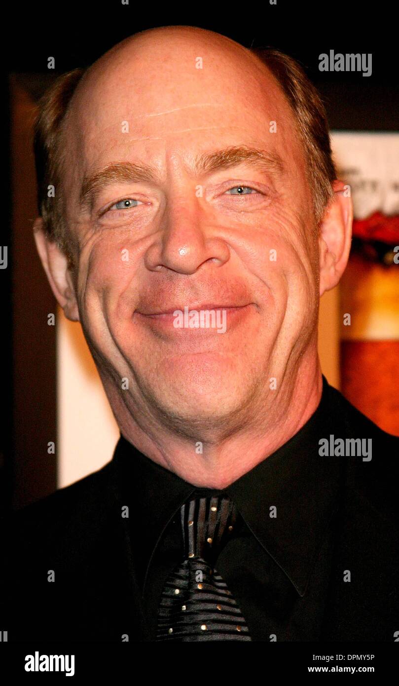 Mar 16, 2006 - Hollywood, CALIFORNIA, STATI UNITI D'AMERICA - K43852KI.GRAZIE PER IL FUMO PREMIERE al Directors Guild of America A LOS ANGELES, CALIFORNIA.16-03-2006. KATHRYN INDIEK/ 2006.JK SIMMONS(Immagine di credito: © Globo foto/ZUMAPRESS.com) Foto Stock