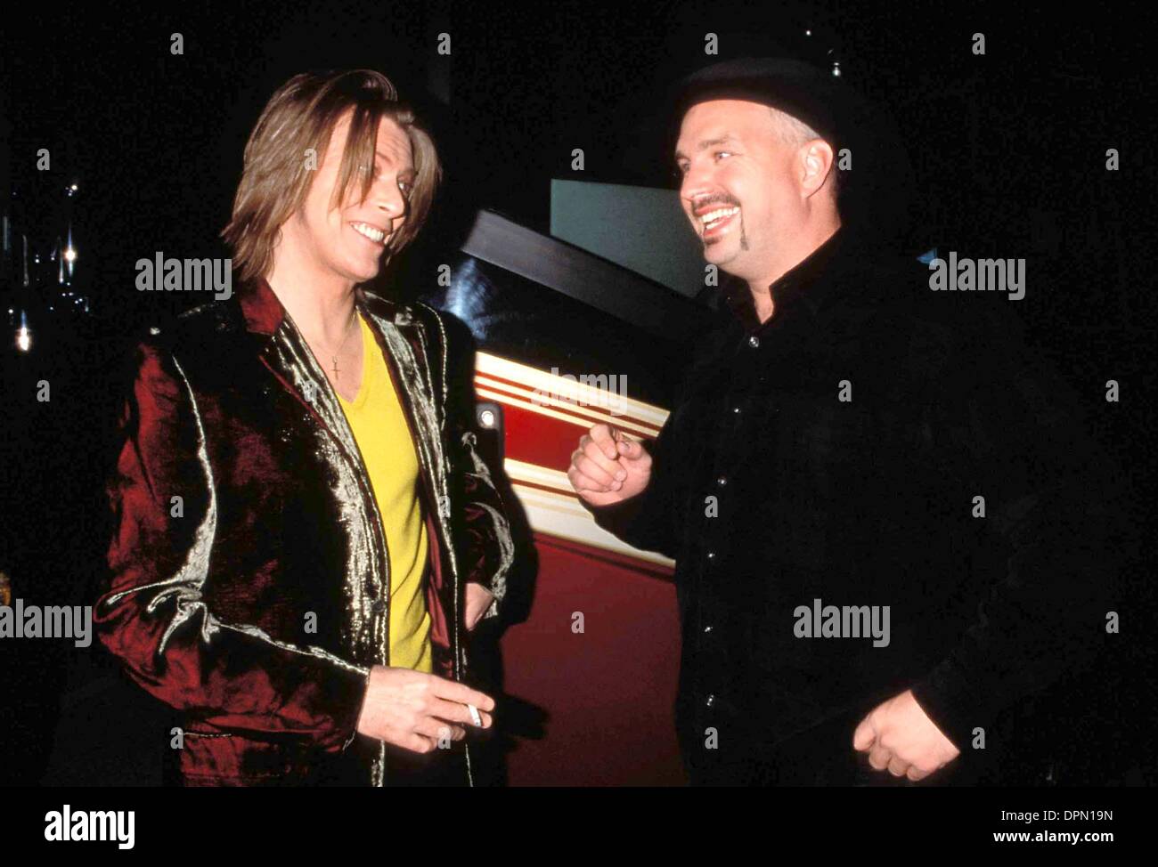 Febbraio 7, 2006 - K170006LR.WB Radio Music Awards.Mandalay Bay, Las Vegas, Nevada..Garth Brooks e David Bowie. Lisa Rose - 1999(Credit Immagine: © Globo foto/ZUMAPRESS.com) Foto Stock