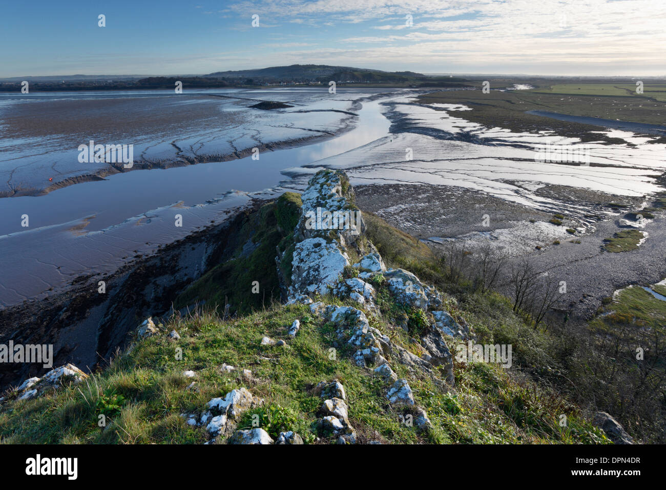 Vista da Brean verso il basso sopra il fiume Ax e Weston Bay con la bassa marea. Somerset. In Inghilterra. Regno Unito. Foto Stock