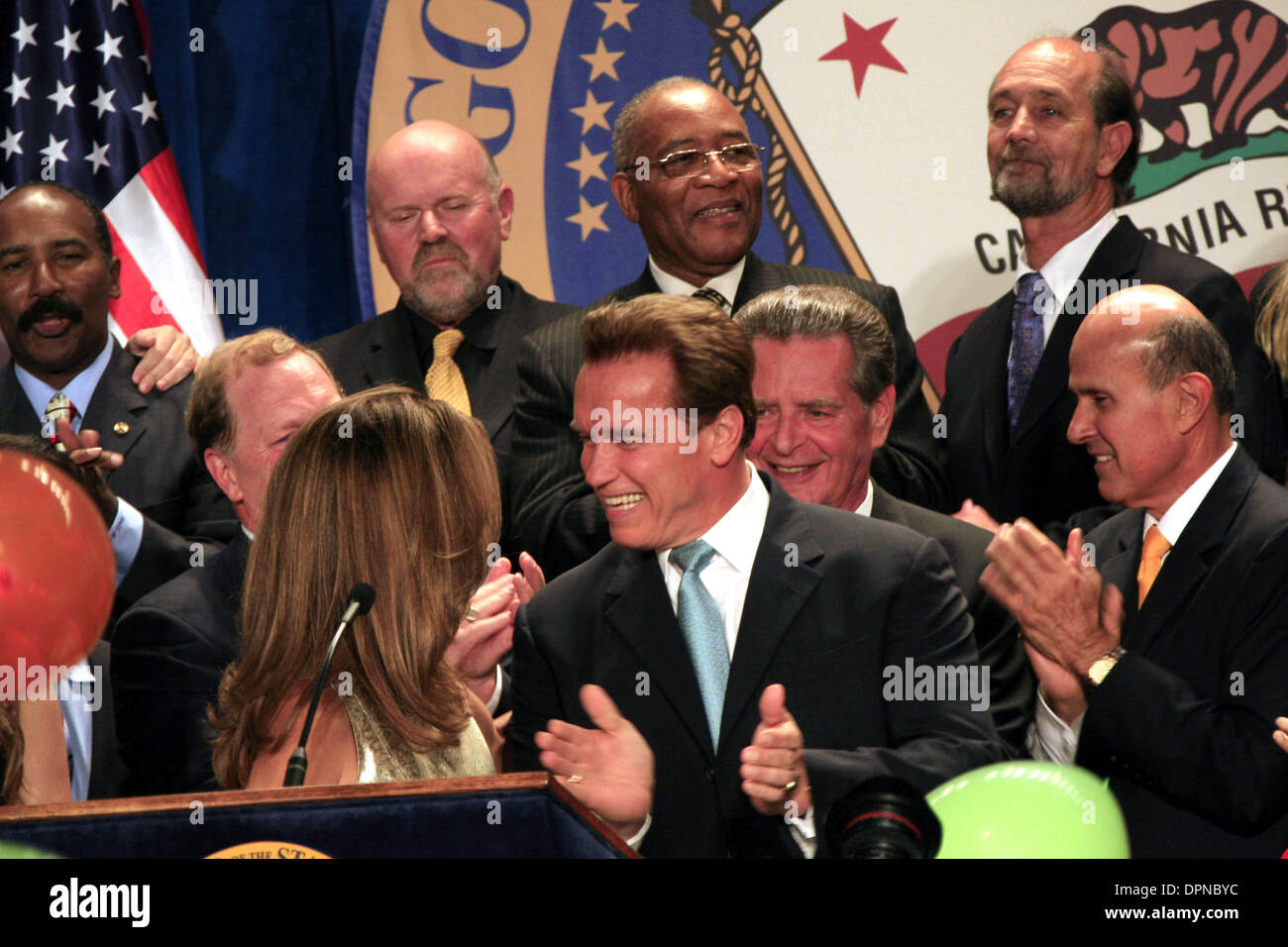 Nov. 7, 2006 - Beverly Hills, IN CALIFORNIA, STATI UNITI D'AMERICA - Arnold Schwarzenegger e la moglie Maria SHRIVER -.Arnold Schwarzenegger celebra la sua rielezione come governatore della California -.Il Beverly Hilton Hotel di Beverly Hills, la California - .11-07-2006 -. NINA PROMMER/ 2006.K50554NP(Immagine di credito: © Globo foto/ZUMAPRESS.com) Foto Stock