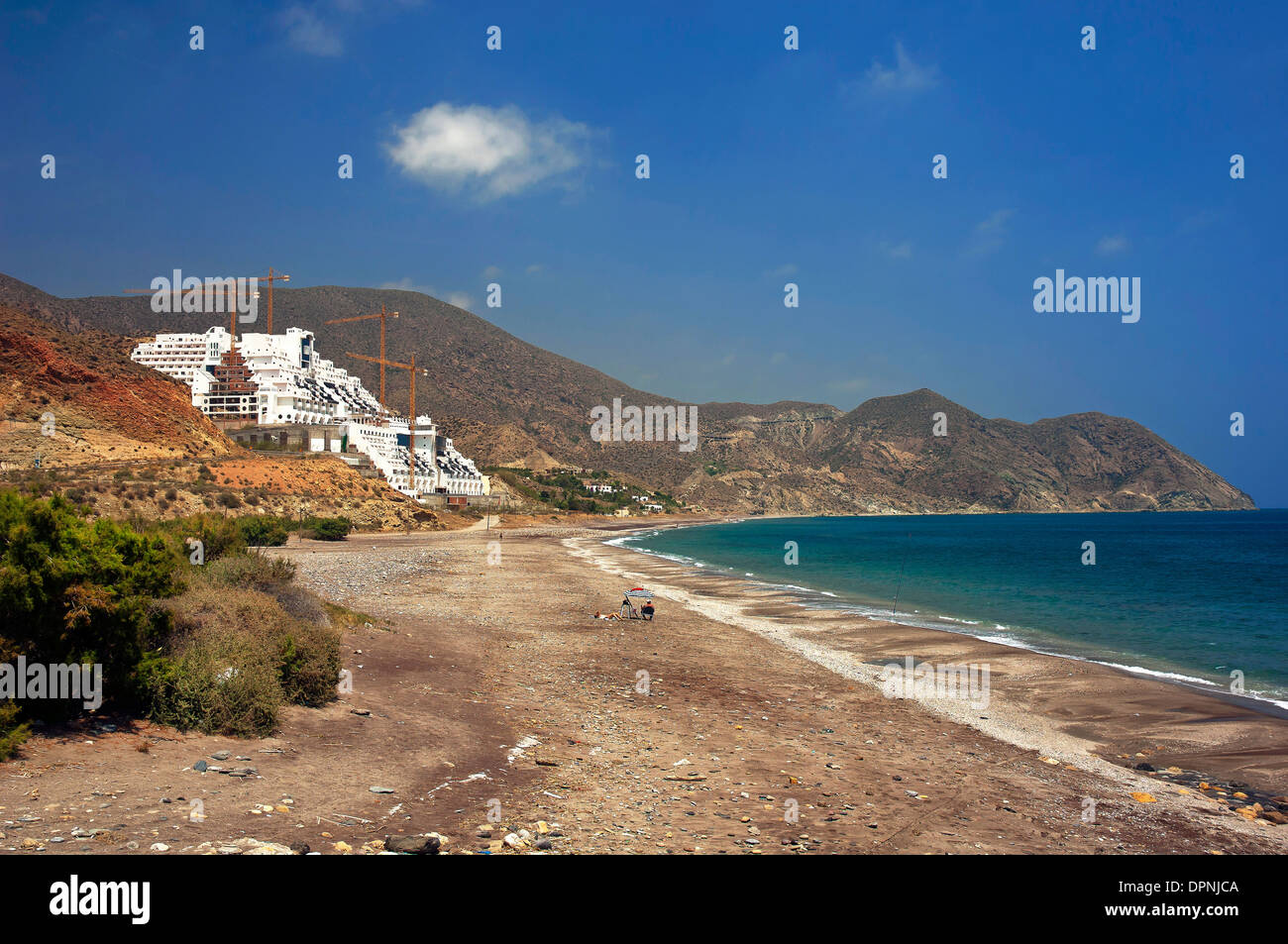El Algarrobico hotel e spiaggia, Carboneras Almeria-provincia, regione dell'Andalusia, Spagna, Europa Foto Stock