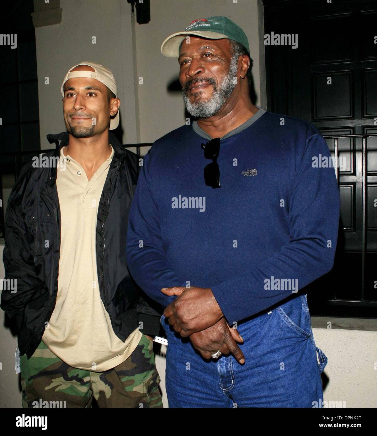 Ottobre 10, 2006 - Hollywood, California, Stati Uniti d'America - John Amos e figlio -.le nostre storie film Launch Party -.sociale, Hollywood, California - .10-10-2006 -. NINA PROMMER/ 2006 -.K49816NP.(Immagine di credito: © Globo foto/ZUMAPRESS.com) Foto Stock