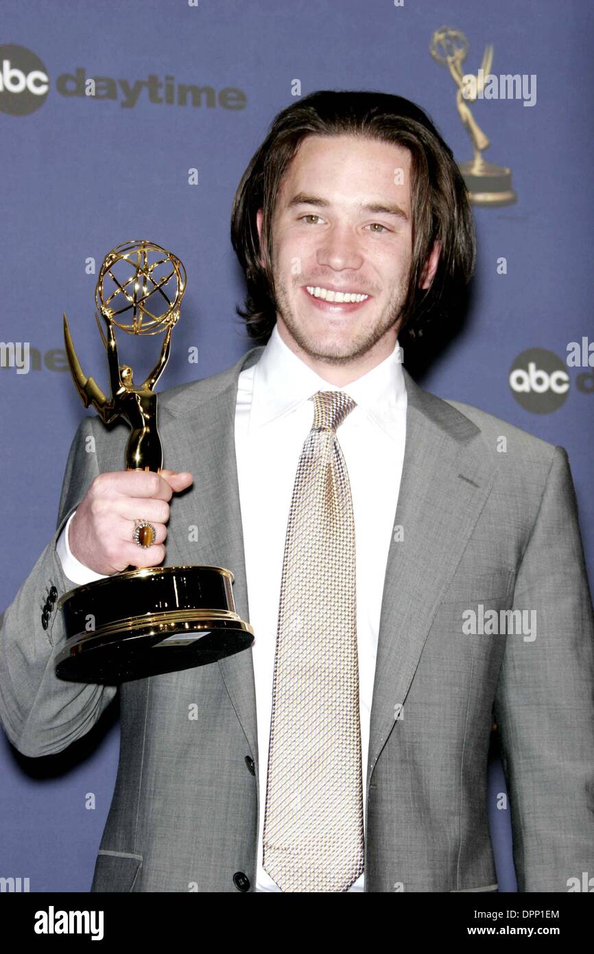 Apr. 28, 2006 - Hollywood, CALIFORNIA, STATI UNITI D'AMERICA - TOM PELPHREY -.33RD DIURNO ANNUALE Emmy Awards -.PRESS ROOM -.KODAK Theatre, Hollywood, California - .04-28-2006 -. NINA PROMMER/ 2006.K47638NP.(Immagine di credito: © Globo foto/ZUMAPRESS.com) Foto Stock