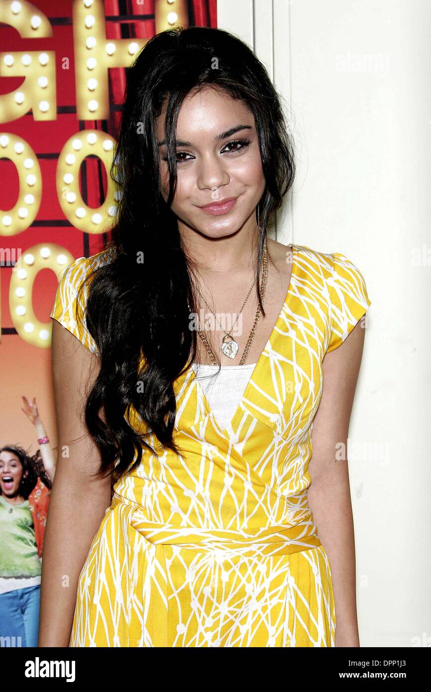 4 maggio 2006 - Hollywood, CALIFORNIA, STATI UNITI D'AMERICA - Vanessa Hudgens -.HIGH SCHOOL MUSICAL -.HOTEL RENAISSANCE, Hollywood, California - .05-04-2006 -. NINA PROMMER/ 2006.K47643NP.(Immagine di credito: © Globo foto/ZUMAPRESS.com) Foto Stock