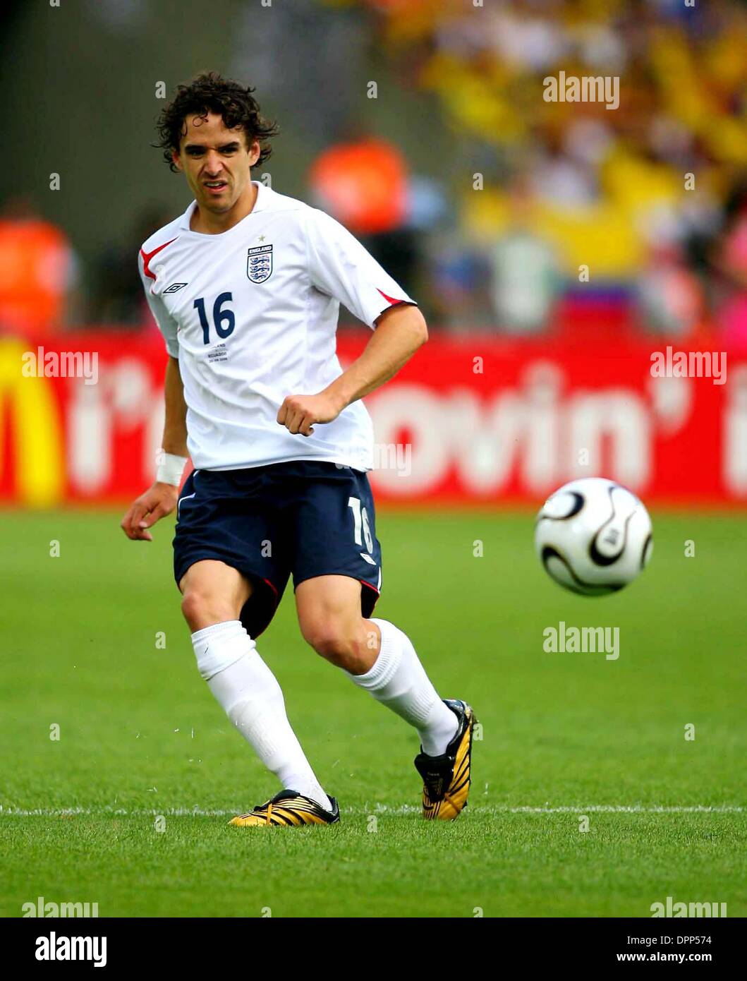 Giugno 25, 2006 - Leipzig, Germania - K48429.WORLD CUP SOCCER, .INGHILTERRA V ECUADOR..06-25-2006. RICHARD VENDITORI / / 2006.Owen HARGREAVES(Immagine di credito: © Globo foto/ZUMAPRESS.com) Foto Stock