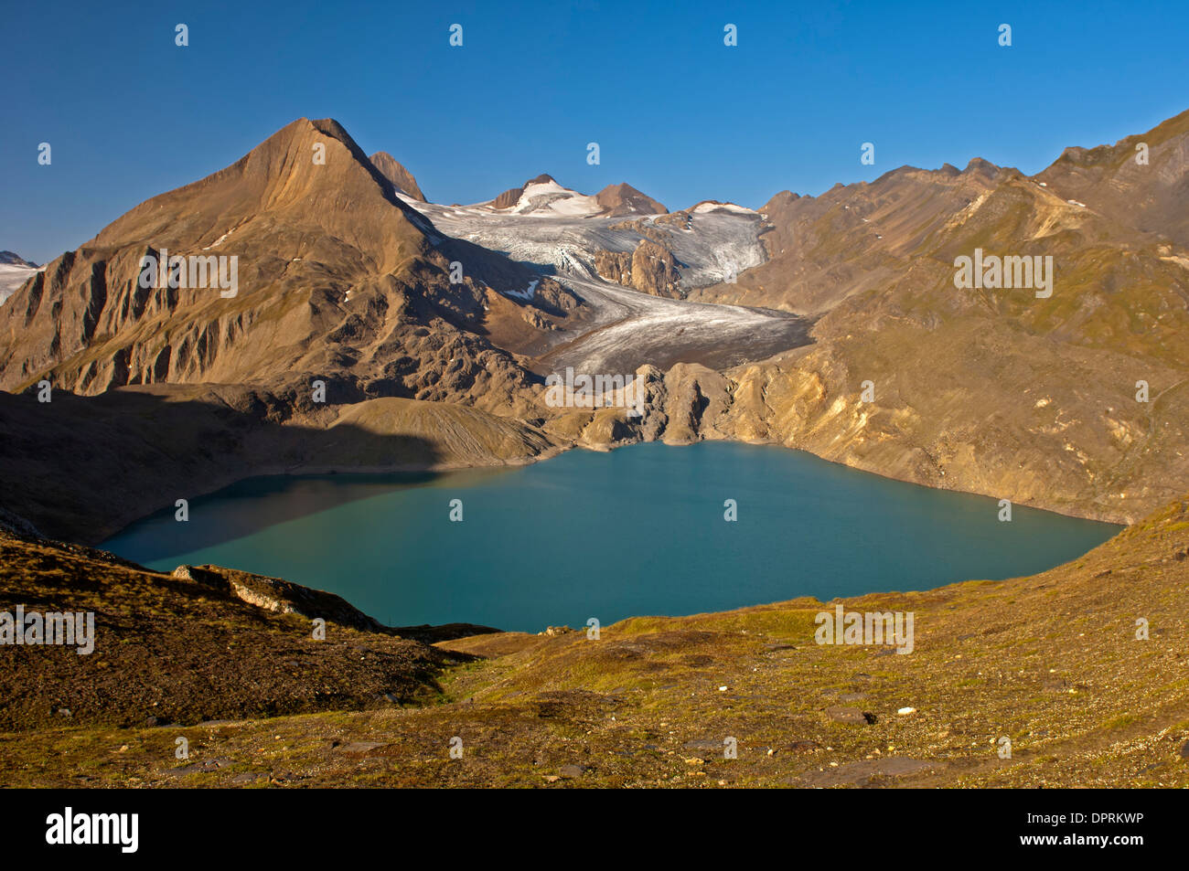 Lago Griessee, Mt. Blinnenhorn e glacier Griesgletscher, Alpi Lepontine, Vallese, Svizzera Foto Stock