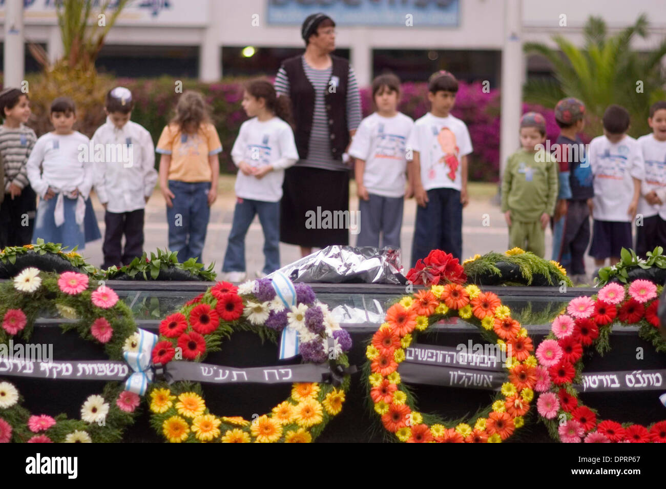 Dic 31, 2008 - Ashkelon, Israele - Israele Memorial Day - Yom Hazikaron. (Credito Immagine: © Rafael Ben-Ari/camaleonti occhio/ZUMA Press) Foto Stock