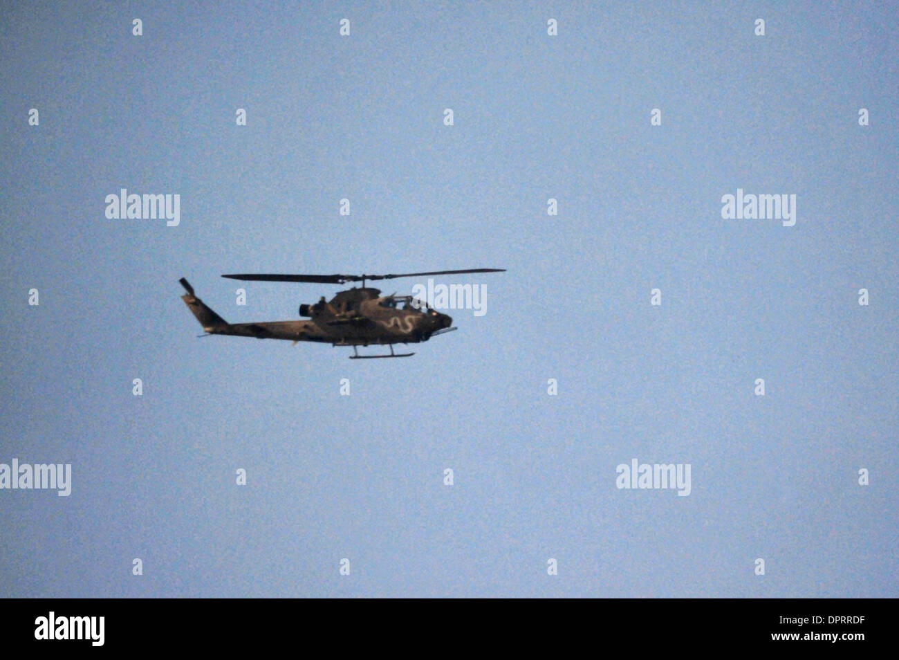 Jan 11, 2009 - Gaza Israele frontiera, Israele - Israele Air Force continua a Target di Hamas nella Striscia di Gaza di Domenica, 11 gennaio 2009. Durante la notte il sabato, IAF aeromobile bombardato oltre 60 obiettivi di Hamas a Gaza, tra cui la casa di Hamas capo militare Ahmed Ja'Abri. (Credito Immagine: © Rafael Ben-Ari/camaleonti occhio/ZUMA Press) Foto Stock