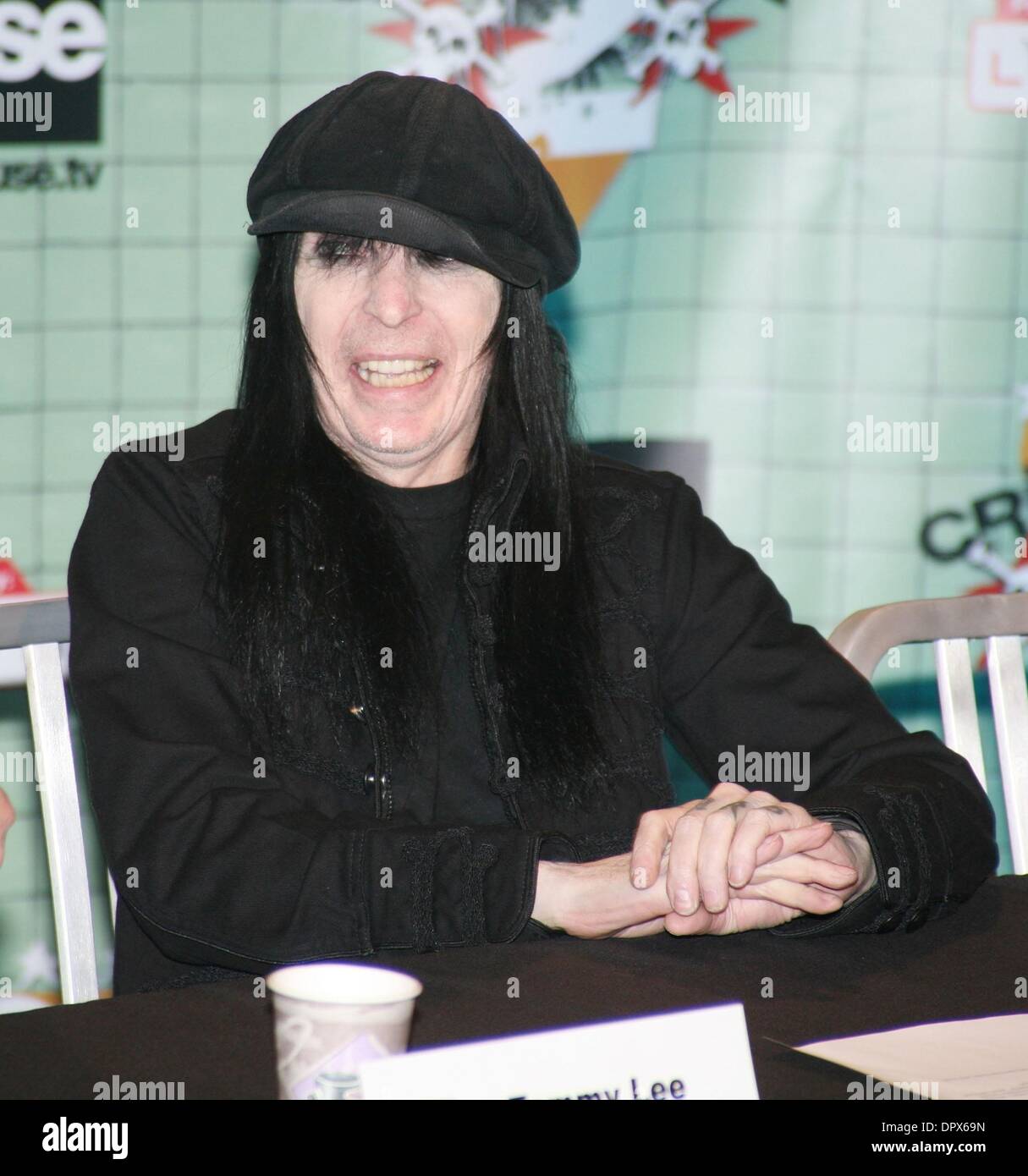 Mar 16, 2009 - New York New York, Stati Uniti d'America - Motley Crue membro della band MICK MARS assiste la conferenza stampa sul fusibile Studios detenute per annunciare la Crue Fest lineup 2. (Credito Immagine: Â© Nancy Kaszerman/ZUMA Press) Foto Stock