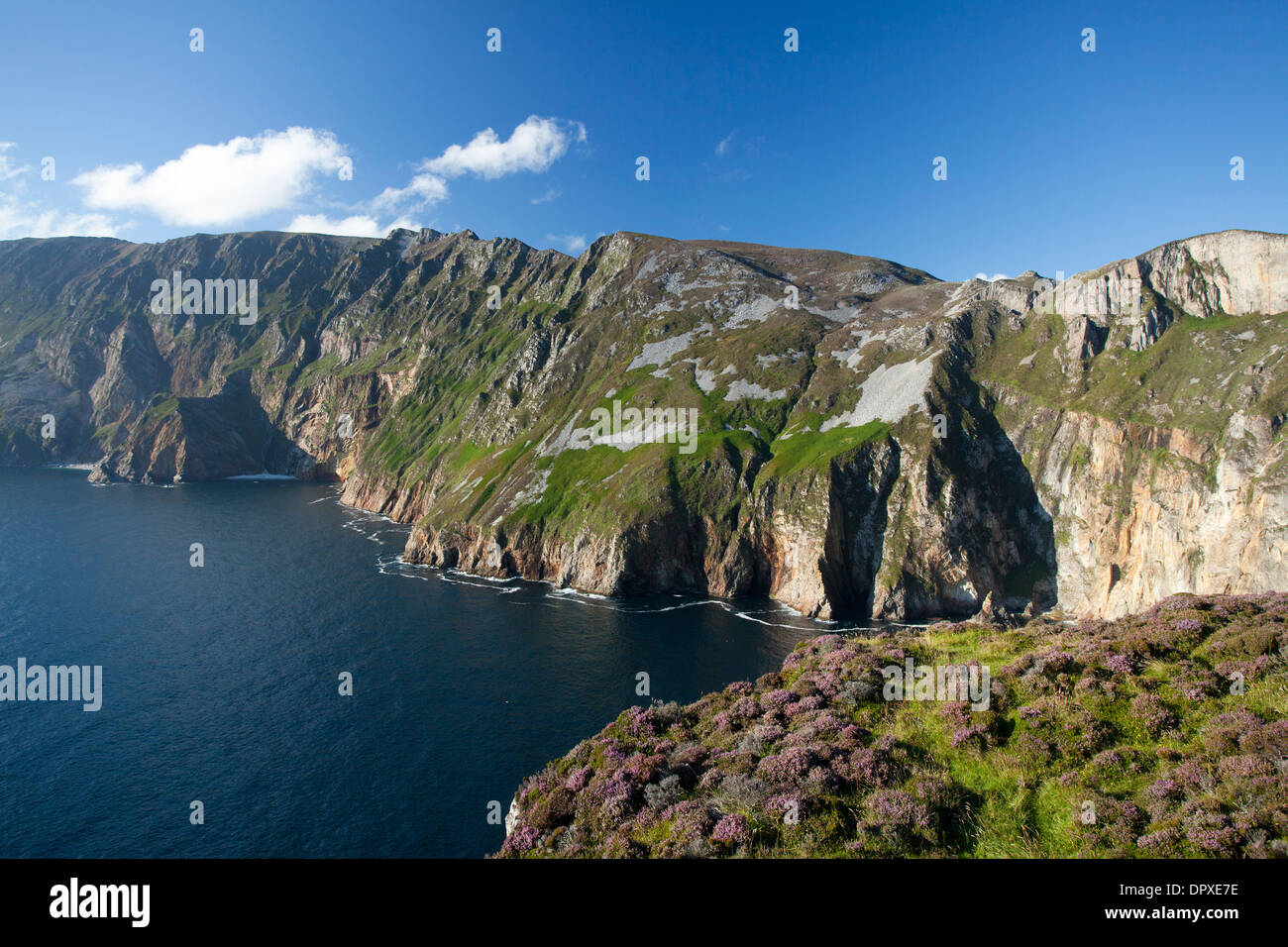 Vista attraverso la Slieve League scogliere da Bunglas, County Donegal, Irlanda Foto Stock