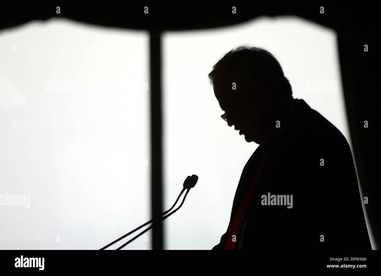 Maggio 05, 2009 - New Delhi NCR (regione della capitale nazionale), India - AMBASCIATORE ROBERT BLACKWILL, ex ambasciatore statunitense in India e Senior Fellow e Senior Advisor del presidente, RAND Corporation indirizzi in una sessione su "noi-India relazioni" organizzato congiuntamente dalla confederazione dell'industria indiana (CII) e Aspen Institute India. BLACKWILL detto entrambi i paesi dovrebbero intensificare Foto Stock