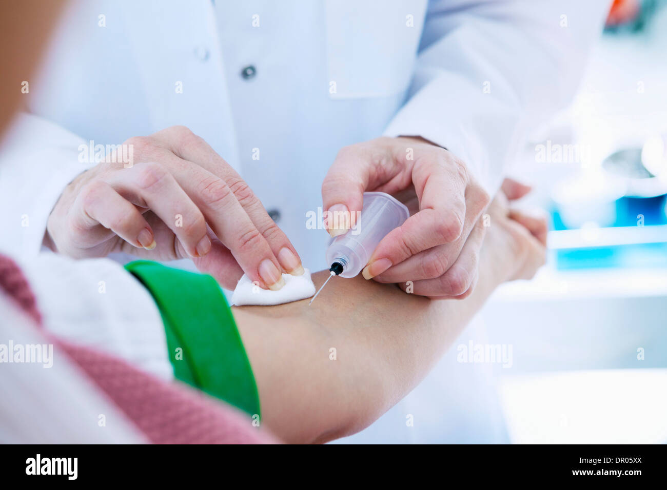 Campione di sangue IN UNA DONNA Foto Stock