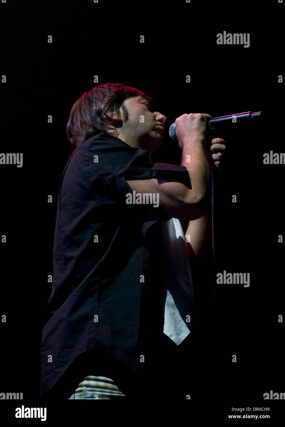 Mar 12, 2009 - Los Angeles, California, Stati Uniti d'America - ADRIAN DARGELOS, cantante dei Babasonicos eseguire live presso il Club Nokia. (Credito Immagine: © Leopoldo Pena/Leopolda Pena/ZUMA Press) Foto Stock