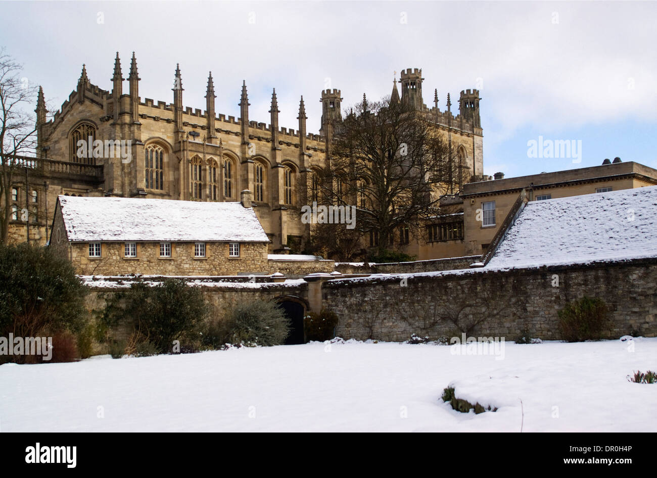 La Chiesa di Cristo Meadow Hall edificio, Alden cottage e il Memorial Gardens in inverno Foto Stock