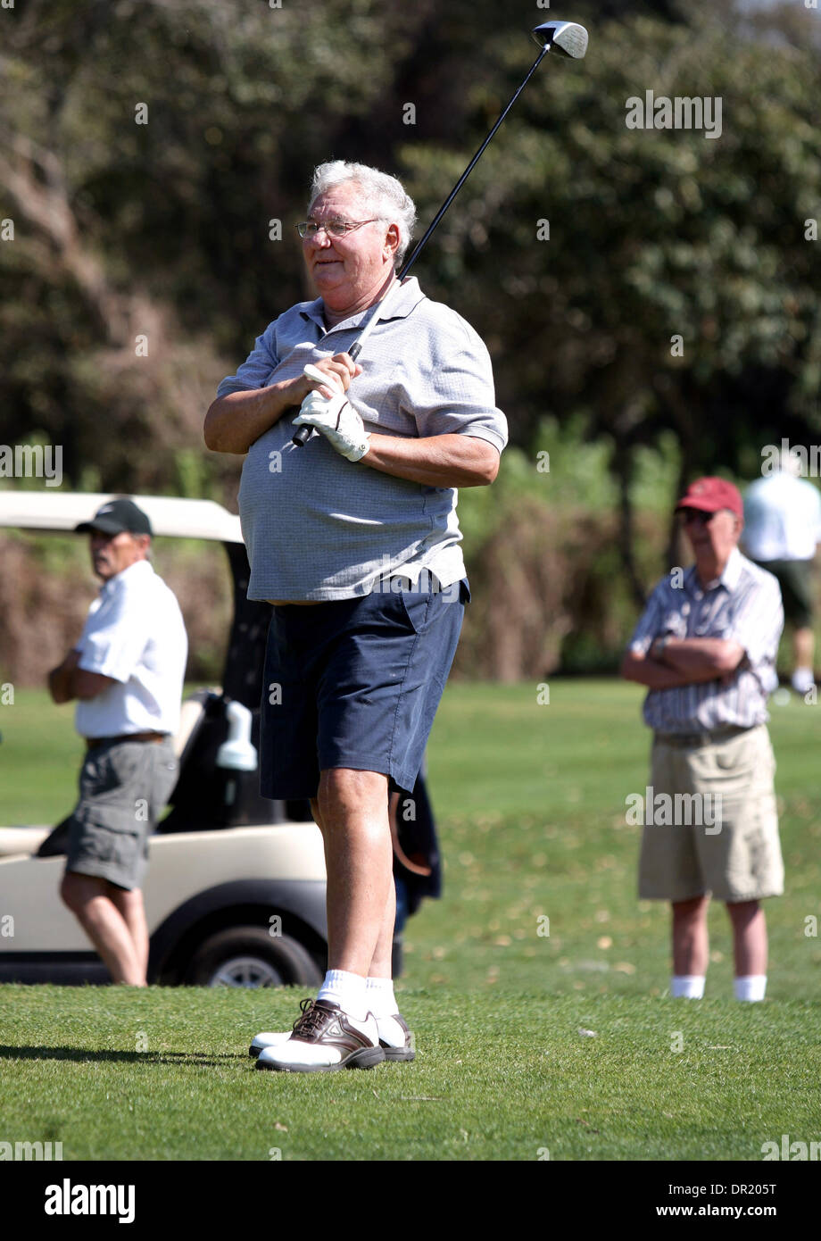 PT 301995 WIGI cuore 3.KERI WIGINTON | Orari.(2/18/2009 Zephyrhills) Harold Zoller, 72, che è stata la prima persona ad avere l'ablazione con catetere a Florida Hospital Zephyrhills, orologi la sua palla dopo il suo primo golf swing in un mese. ''Ho parlato con il medico e ha detto inizia a giocare a golf,'' detto Zoller. ''Egli afferma che la lotta contro di esso. Spingere.'' ablazione a catetere è una procedura per trattare fi atriale Foto Stock