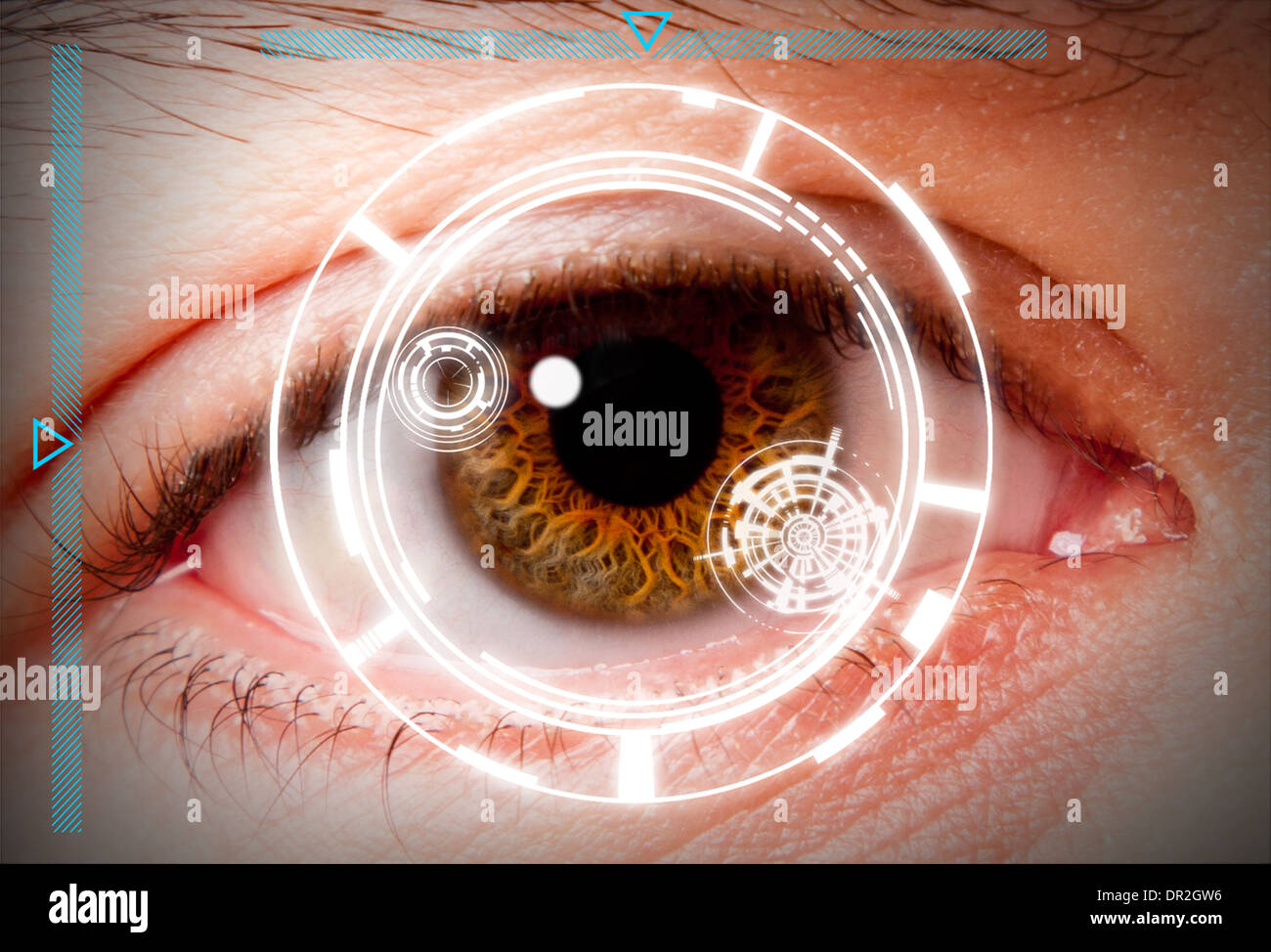 Futuristico scansione biometrica dell'occhio iris per la sicurezza ed un alto livello di gioco. Foto Stock