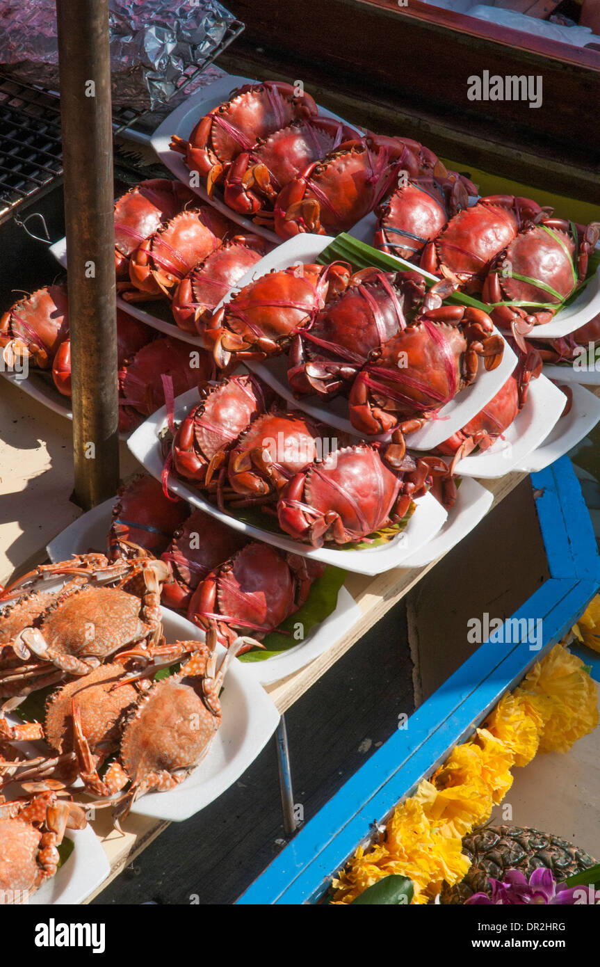 Weekend mercato galleggiante di Amphawa, Samut Songkhram, al di fuori di Bangkok Foto Stock