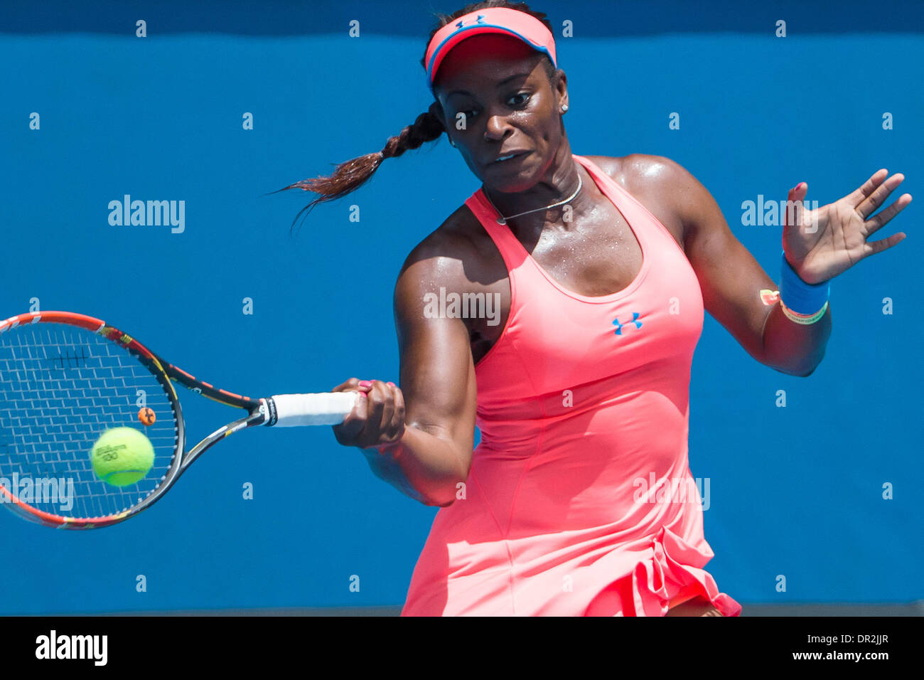 Melbourne, Victoria, Australia. 18 gennaio, 2014. 18 gennaio 2014: xiii seme Sloane STEPHENS (USA) in azione in un terzo round match contro Elina Svitolina (UKR) al giorno 6 del 2014 Australian Open Grand Slam torneo di tennis a Melbourne Park a Melbourne, Australia. Sydney bassa/Cal Sport Media/Alamy Live News Foto Stock