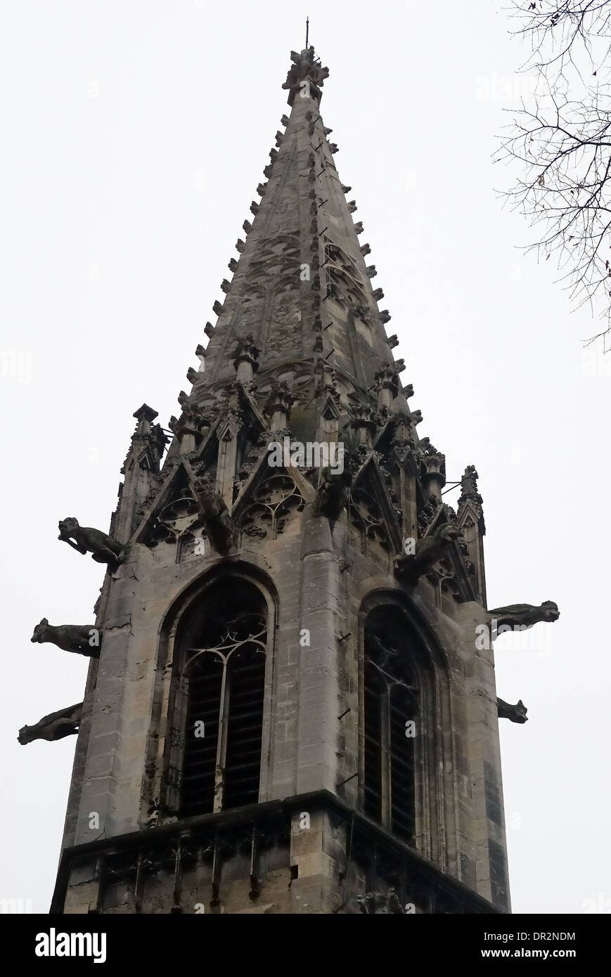 Bratislava, Slovacchia. La chiesa francescana. La torre campanaria. Foto Stock