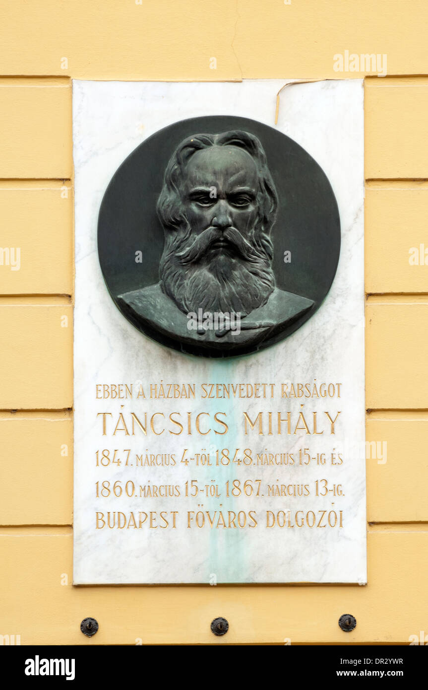 Lapide a Tancsics Mihaly, il quartiere del Castello, Budapest, Ungheria. Foto Stock