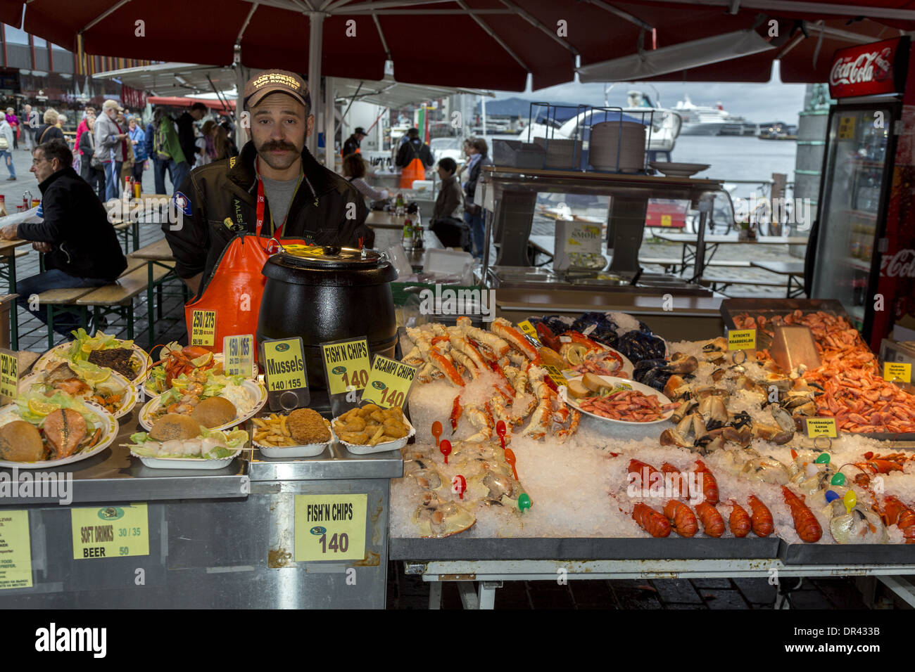 Pressione di stallo di pesce al mercato del pesce a Bergen in Norvegia Foto Stock