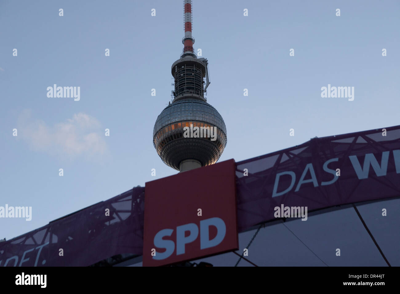 Pre-elettorale del partito SPD a Alexanderplatz di Berlino. Foto Stock