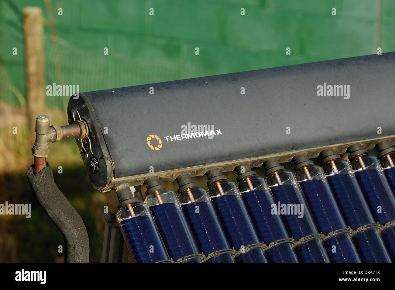 Riscaldamento di acqua solare apparecchiature mediante termo-max Foto Stock
