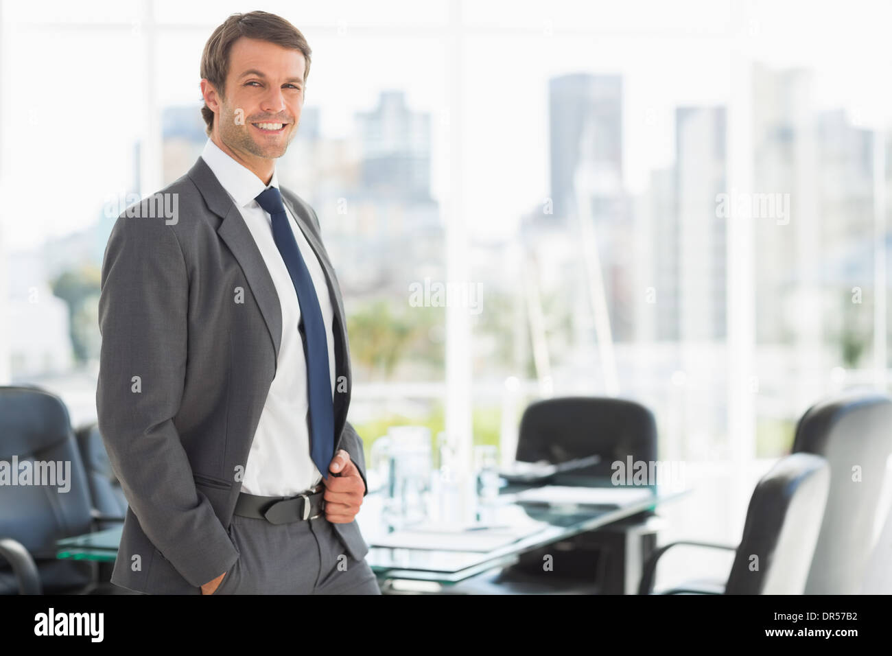 Bel giovane imprenditore in office Foto Stock