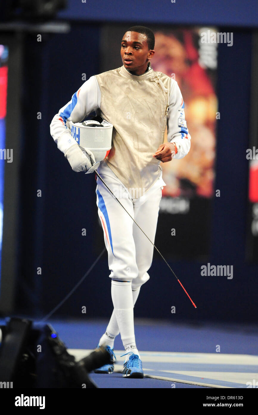 Parigi, Francia. 18 gennaio, 2014. Scherma internazionale Champioinships per gli uomini. Enzo Lefort (Fra) semi-finale Credito: Azione Sport Plus/Alamy Live News Foto Stock