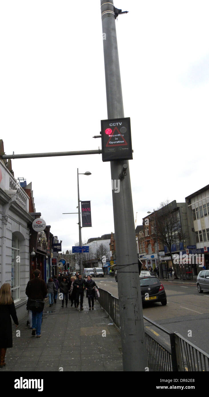 Regno Unito west London Ealing telecamera TVCC operanti in Uxbridge road Foto Stock