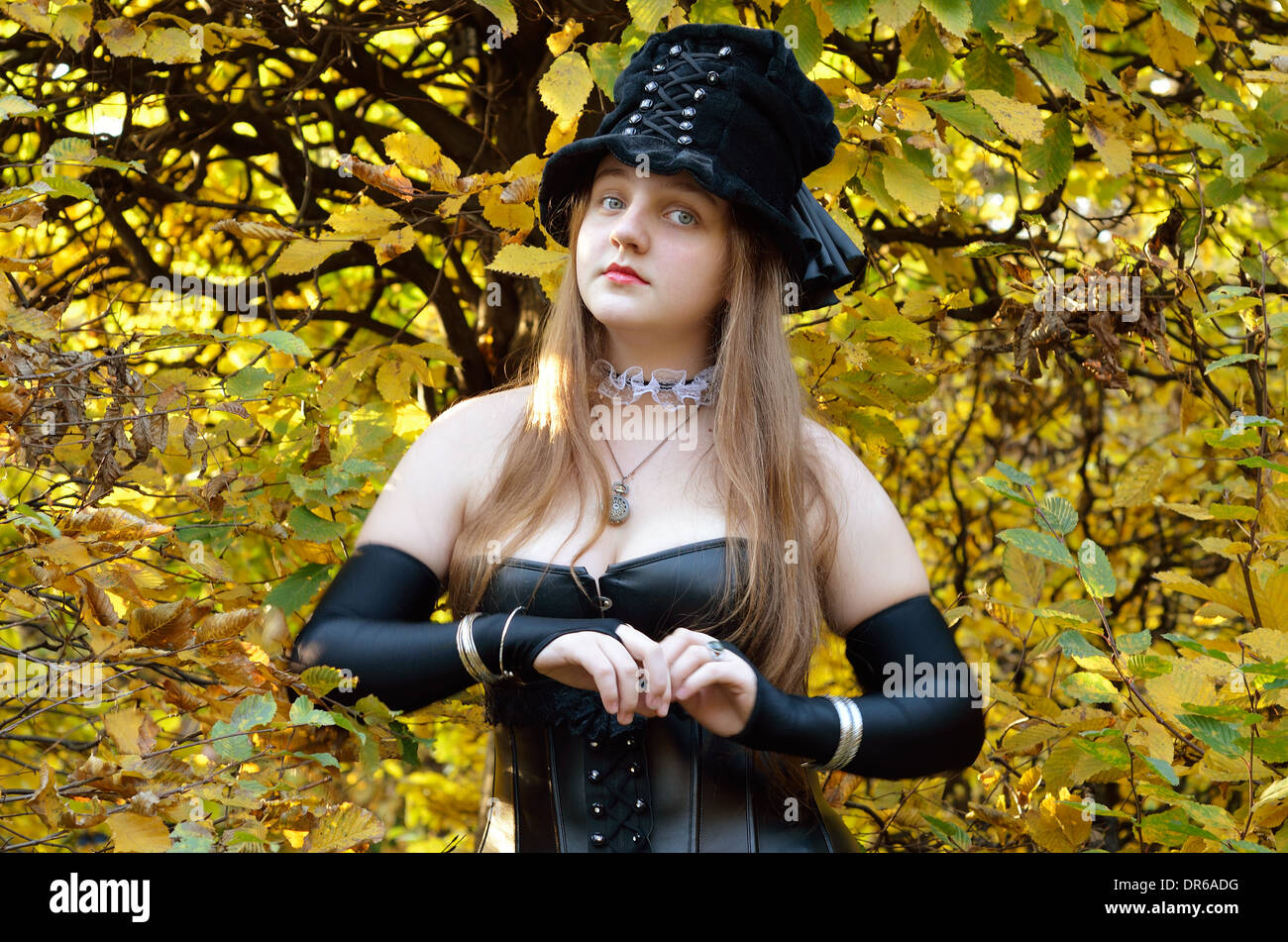 Cosplayer in autunno park Foto Stock