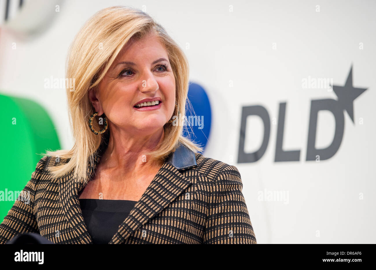 Die US-amerikanische Medienunternehmerin Arianna Huffington spricht am 20.01.2014 in München (Bayern) während der Digital-Life-Design (DLD) Konferenz. Foto: Marc Müller/dpa Foto Stock