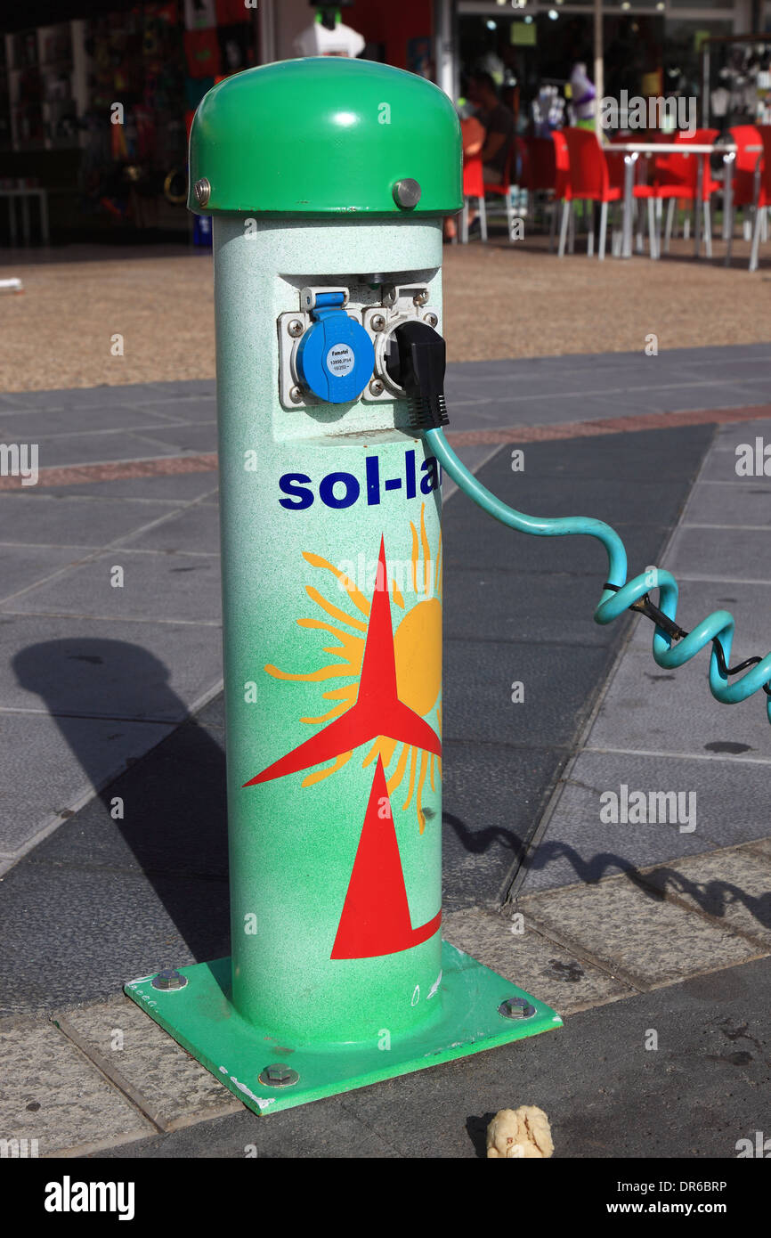 Stazione di ricarica per auto elettriche, Lanzarote, Isole Canarie, Canarie, Spagna Foto Stock