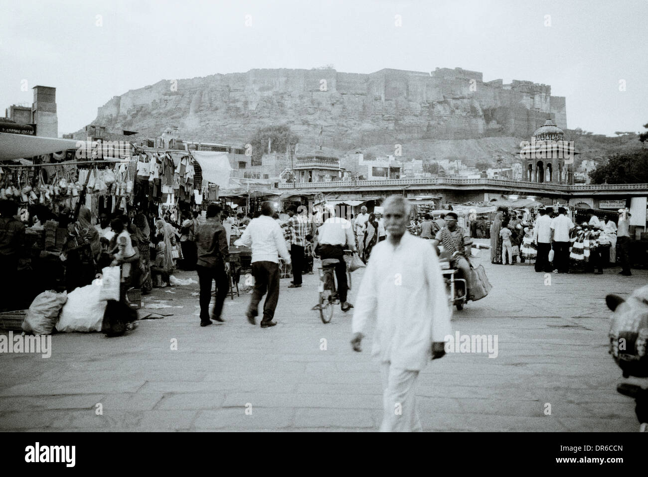 Sardar Mercato di Jodhpur in Rajasthan in India in Asia del Sud. Travel Wanderlust evasione cultura Meherangarh Forte Mehrangarh Paesaggio Urbano Foto Stock