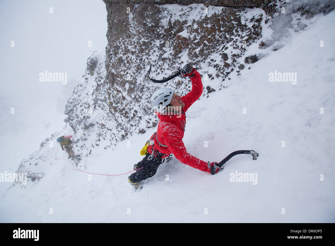 Red Cliff arrampicate su ghiaccio Foto Stock