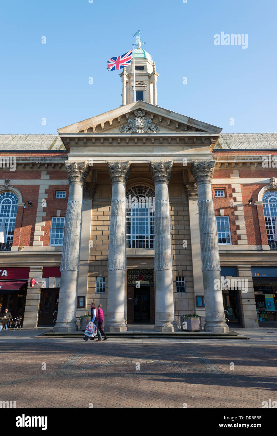 La parte anteriore e ingresso di Peterborough town hall Peterborough Regno Unito Foto Stock